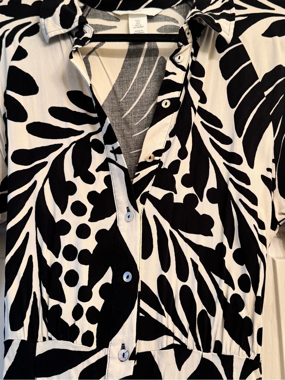 TWO H&M Spring/Summer Dresses Blue & White / Black & White Floral Patterned - Picture 7 of 9
